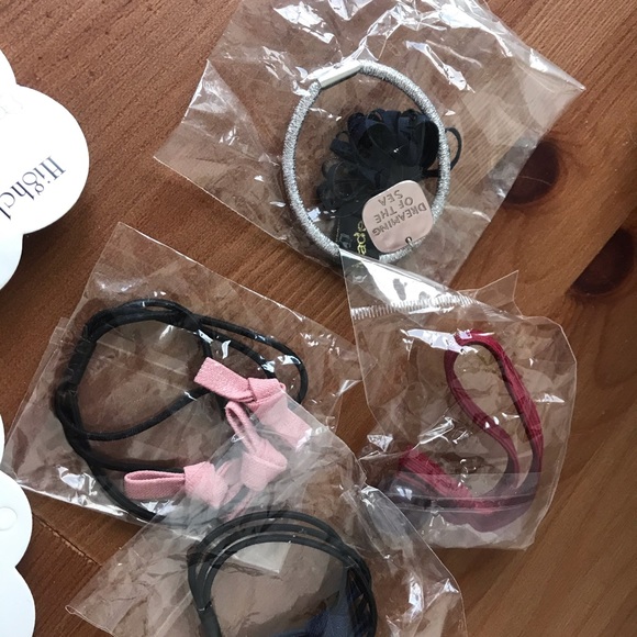 A set of hairpins,brand new - Picture 3 of 3